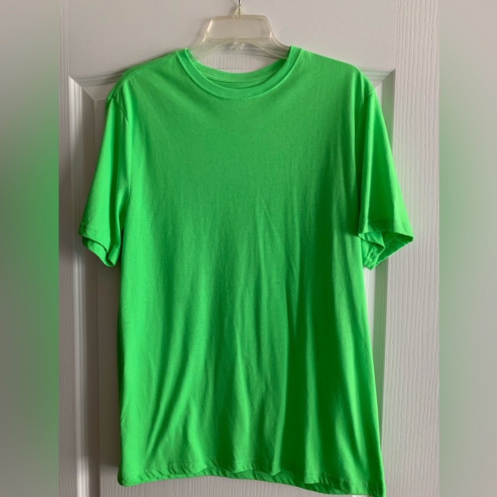 Active wear tee size Large